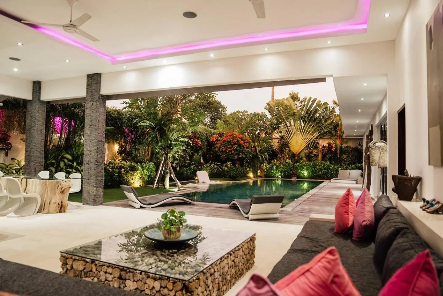 Seminyak Villa 3 Chambres Service 5
